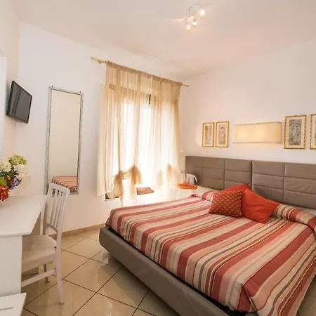 Camollia Suites Гостьовий будинок Сієна
